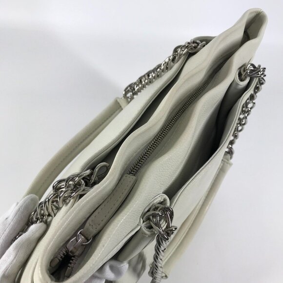 CHANEL White Caviar Leather Logo Shoulder Bag - Picture 12 of 15